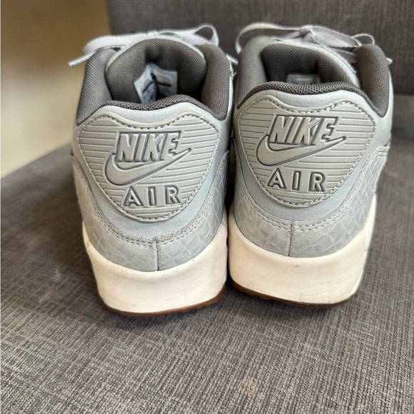 Nike Air Max 90 leather grey and white sneaker - Picture 2 of 7
